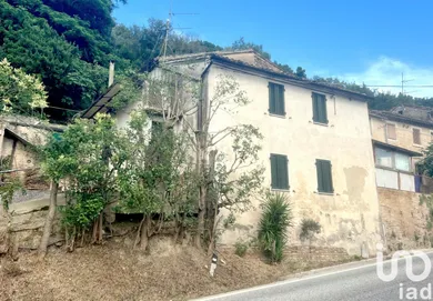 Mansion in Pollenza