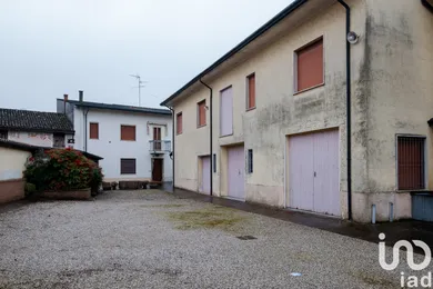 Townhouse in Goito