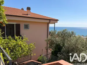 Appartamento in Finale Ligure