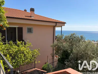 Appartamento in Finale Ligure