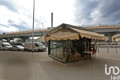 Business premises in Genova