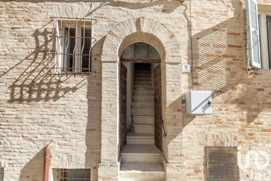 Village house in Mogliano
