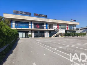 Negozio / locale commerciale in Monte Urano