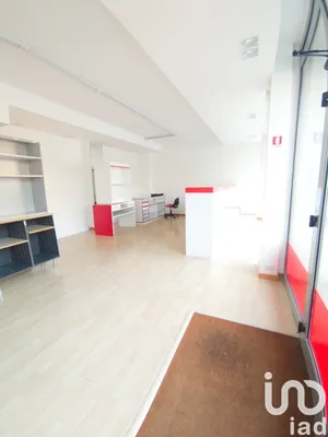 Negozio / locale commerciale in Serra de' Conti