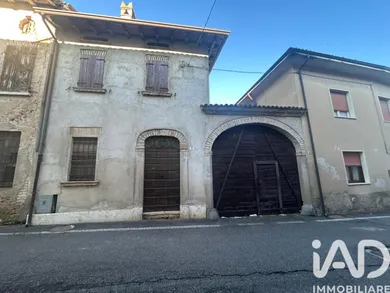 Edificio in Medole