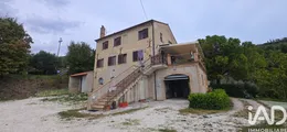 Appartamento 5 locali in Montefiore dell'Aso