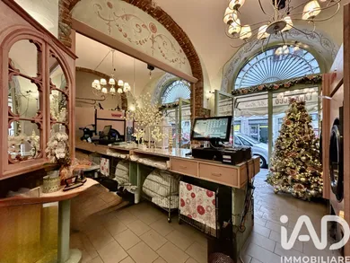 Shop/Premises commercial in Firenze