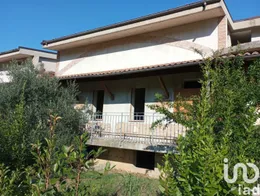 Casa / Villa indipendente in Collecorvino