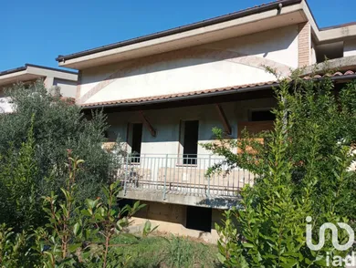 Casa / Villa indipendente in Collecorvino