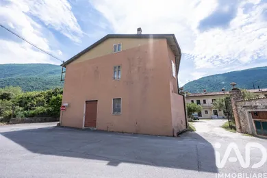 Building in Nave