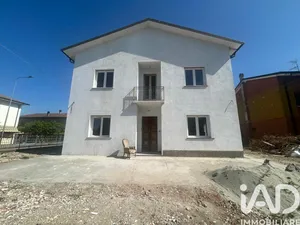 Townhouse in Castel d'Ario