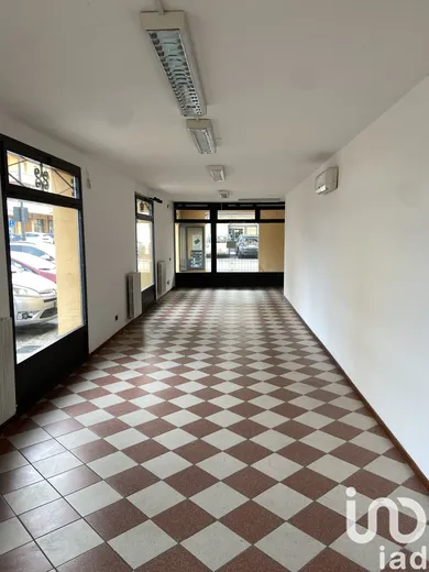 Shop/Premises commercial in Novi di Modena