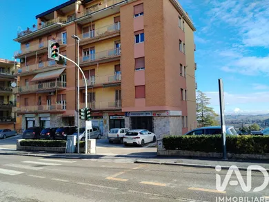 Shop/Premises commercial in Macerata