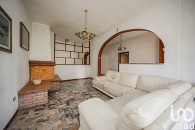 House in Migliaro