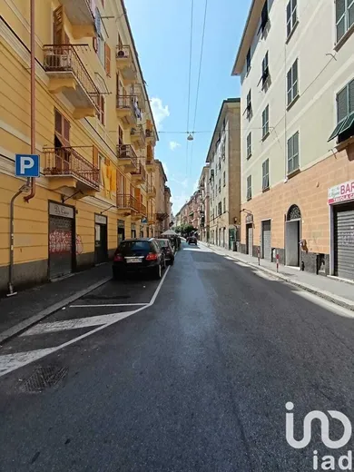 Business premises in Genova