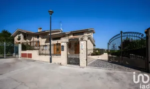 Cascina / Fattoria in Osimo