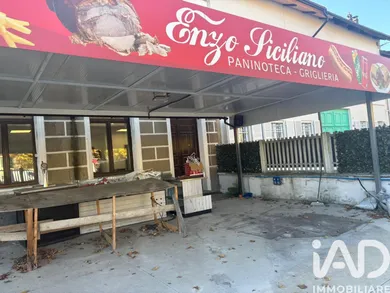 Negozio / locale commerciale in Volpiano