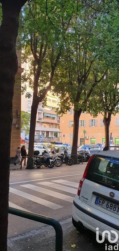 Shop/Premises commercial in Genova