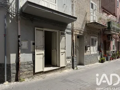 Village house in Lascari
