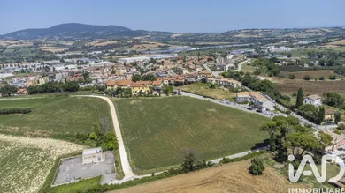 Land in Osimo