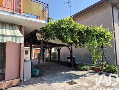 Townhouse in Corbola