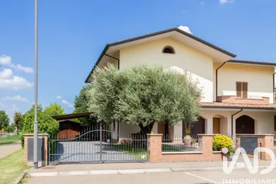 Casa / Villa indipendente in Massa Lombarda