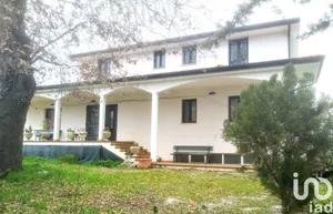 House in Roccascalegna