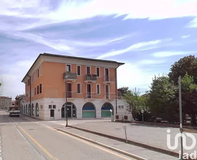 Shop/Premises commercial in Roverbella