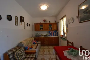 Appartamento 5 locali in Giusvalla