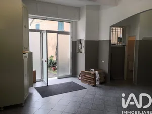 Shop/Premises commercial in Genova