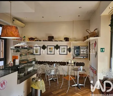 Business premises in Genova