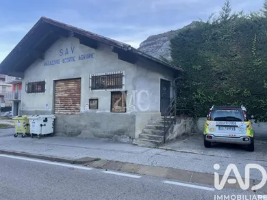 Shop/Premises commercial in Besenello