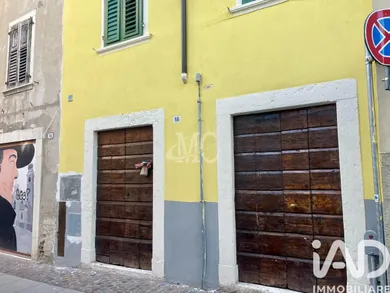 Negozio / locale commerciale in Ala