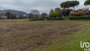 Terreno edificabile in Offagna