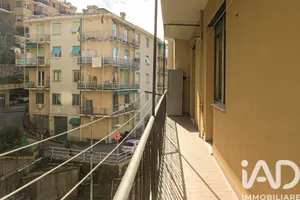 Appartamento 5 locali in Genova