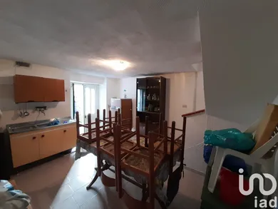 Village house in Longobardi