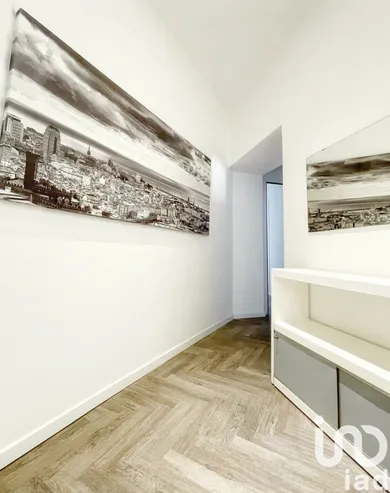 Business premises in Genova