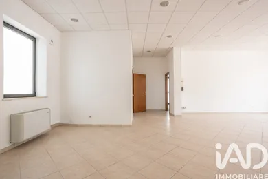 Negozio / locale commerciale in Montelupone