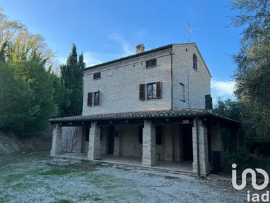 House in Magliano di Tenna