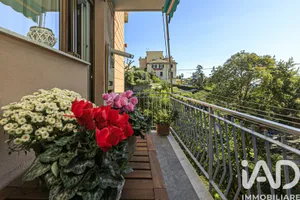 Appartamento 5 locali in Genova