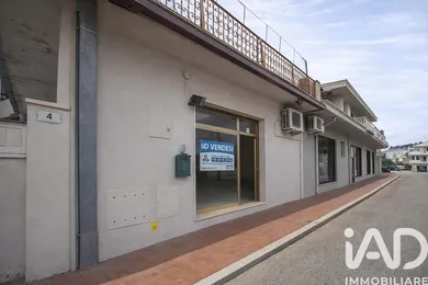Negozio / locale commerciale in Roseto degli Abruzzi