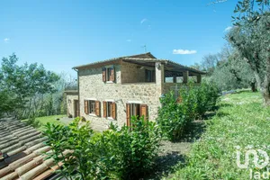 Townhouse in Semproniano