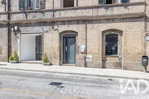 Shop/Premises commercial in Ancona