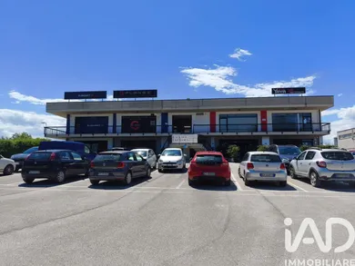 Shop/Premises commercial in Monte Urano