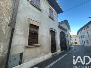 Edificio in Medole