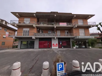 Negozio / locale commerciale in Montegiorgio