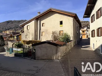 Casa/Villa in Ronzo-Chienis