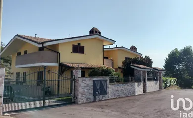 Villetta a schiera in Cappelle sul Tavo