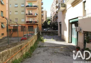 Shop/Premises commercial in Genova