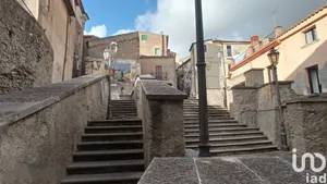 Casa di paese in Longobardi